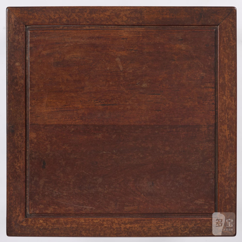 A hardwood table, - 图12
